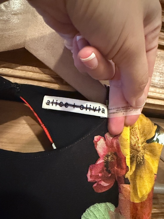 Alice + Olivia Delora Maxi Dress - Picture 5 of 7